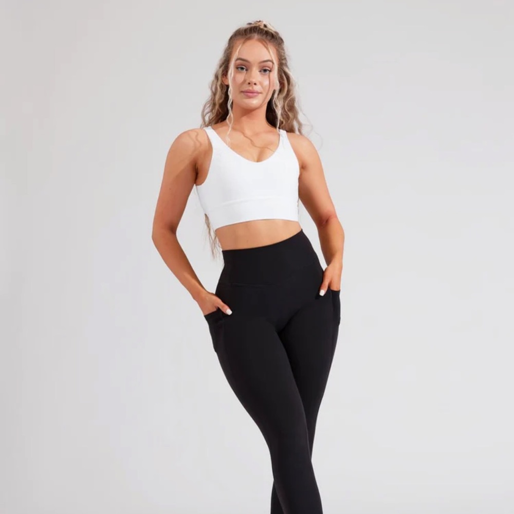 Buffbunny Monarch Bra in White! Size Small!